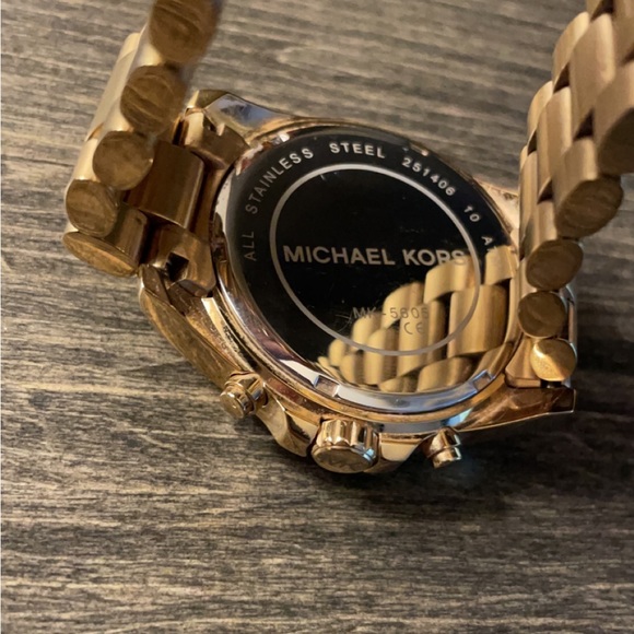 Michael Kors Oversized Gold Tone Watch - Picture 6 of 12